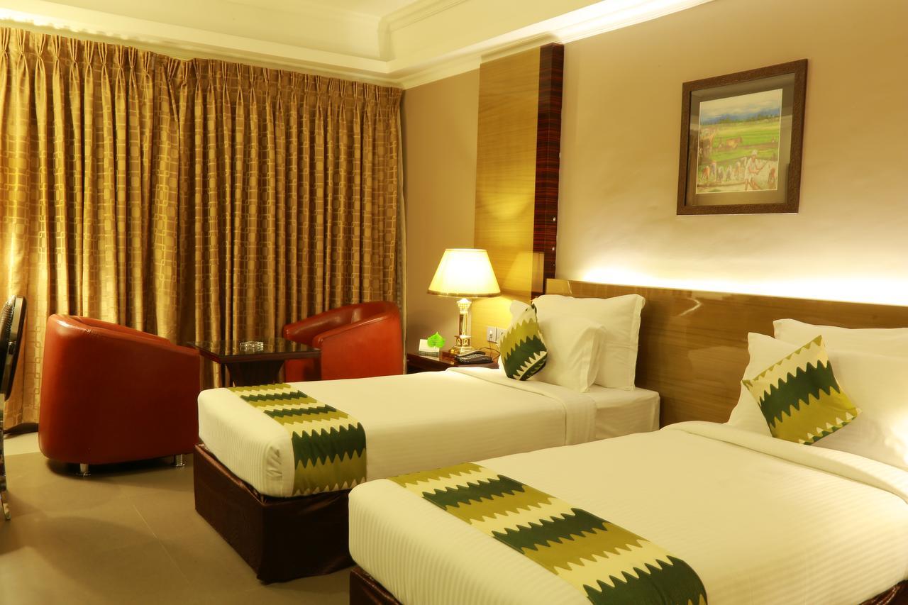 Hotel Bonanza Alappuzha Dış mekan fotoğraf