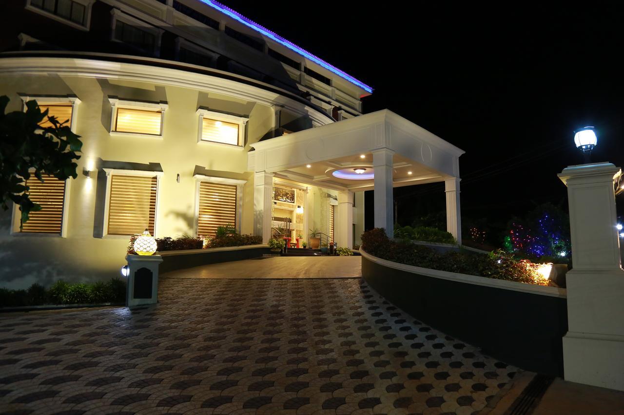 Hotel Bonanza Alappuzha Dış mekan fotoğraf