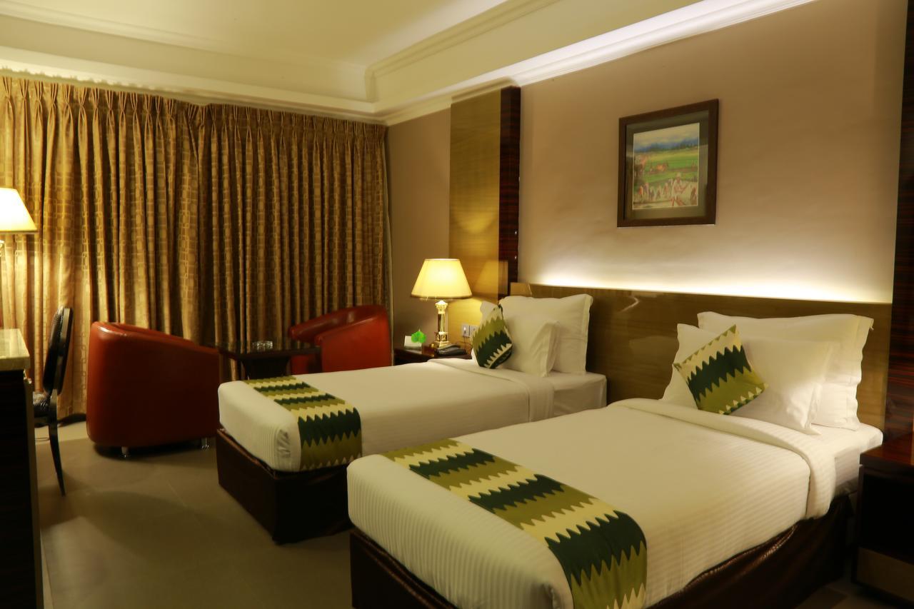 Hotel Bonanza Alappuzha Dış mekan fotoğraf