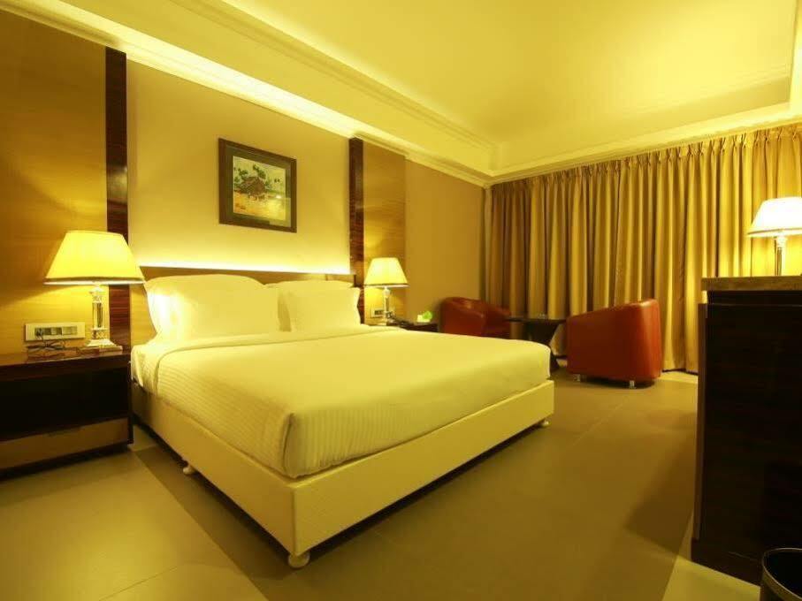 Hotel Bonanza Alappuzha Dış mekan fotoğraf
